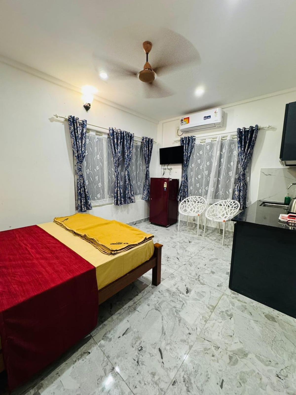 M M Residency Hotel Kochi Exterior photo