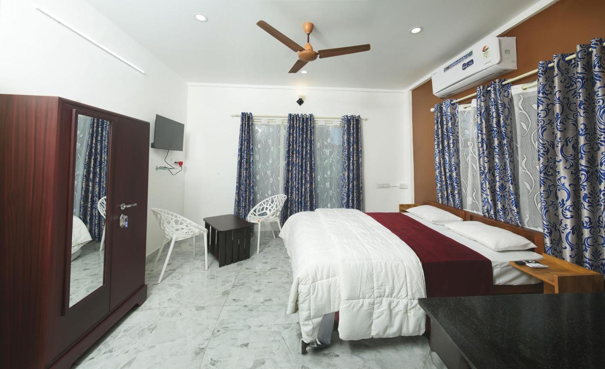 M M Residency Hotel Kochi Exterior photo