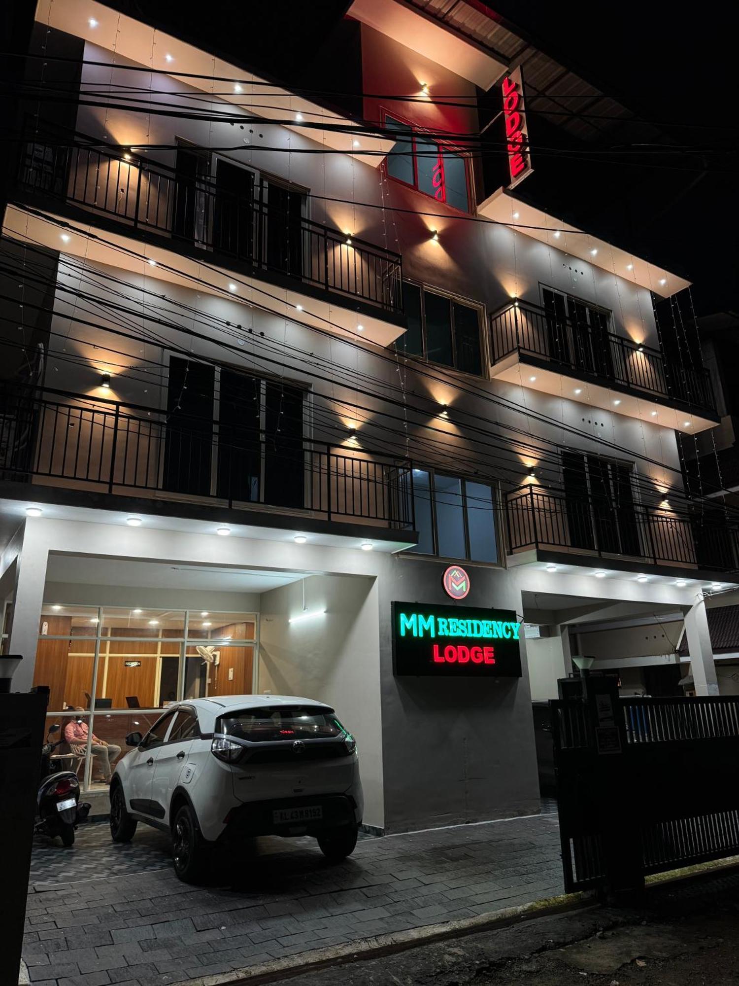 M M Residency Hotel Kochi Exterior photo