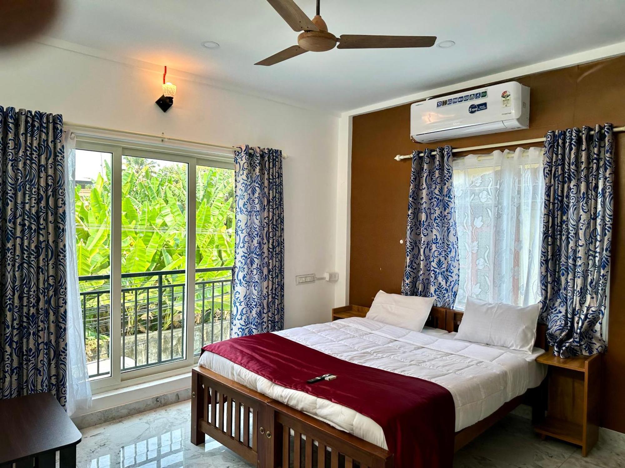 M M Residency Hotel Kochi Exterior photo